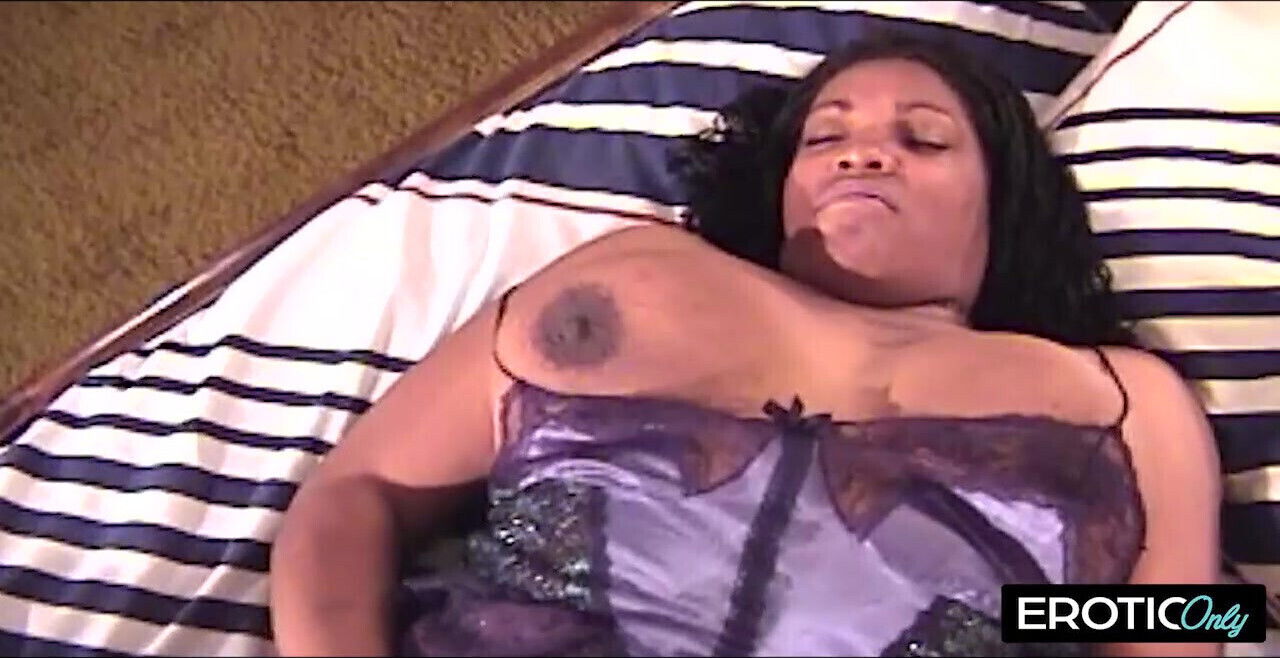 MILF fucks thick dildo front husband