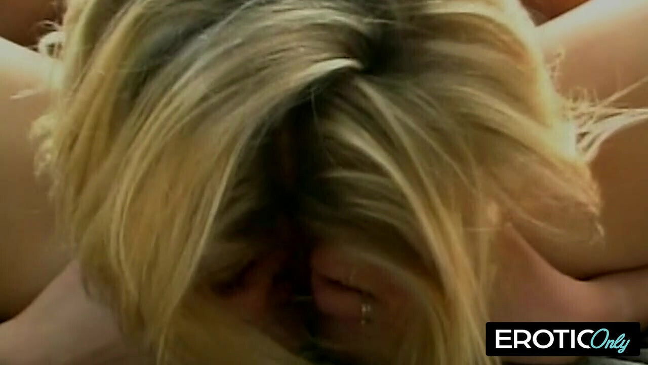 Fucking missionary with legs