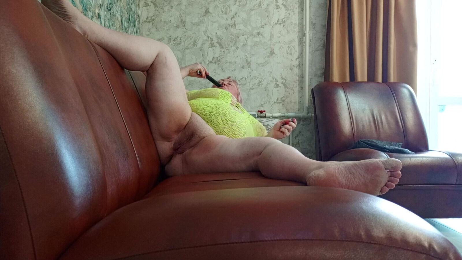 after work, neighbor gets orgasm fucks herself with toys pussy