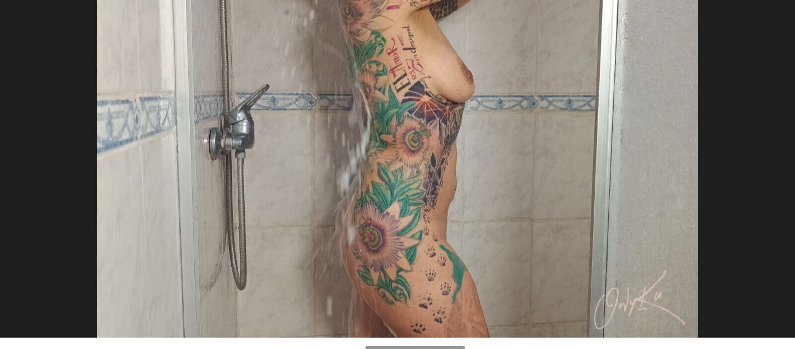 shower soaping herself until she's really hot, masturbation with strong