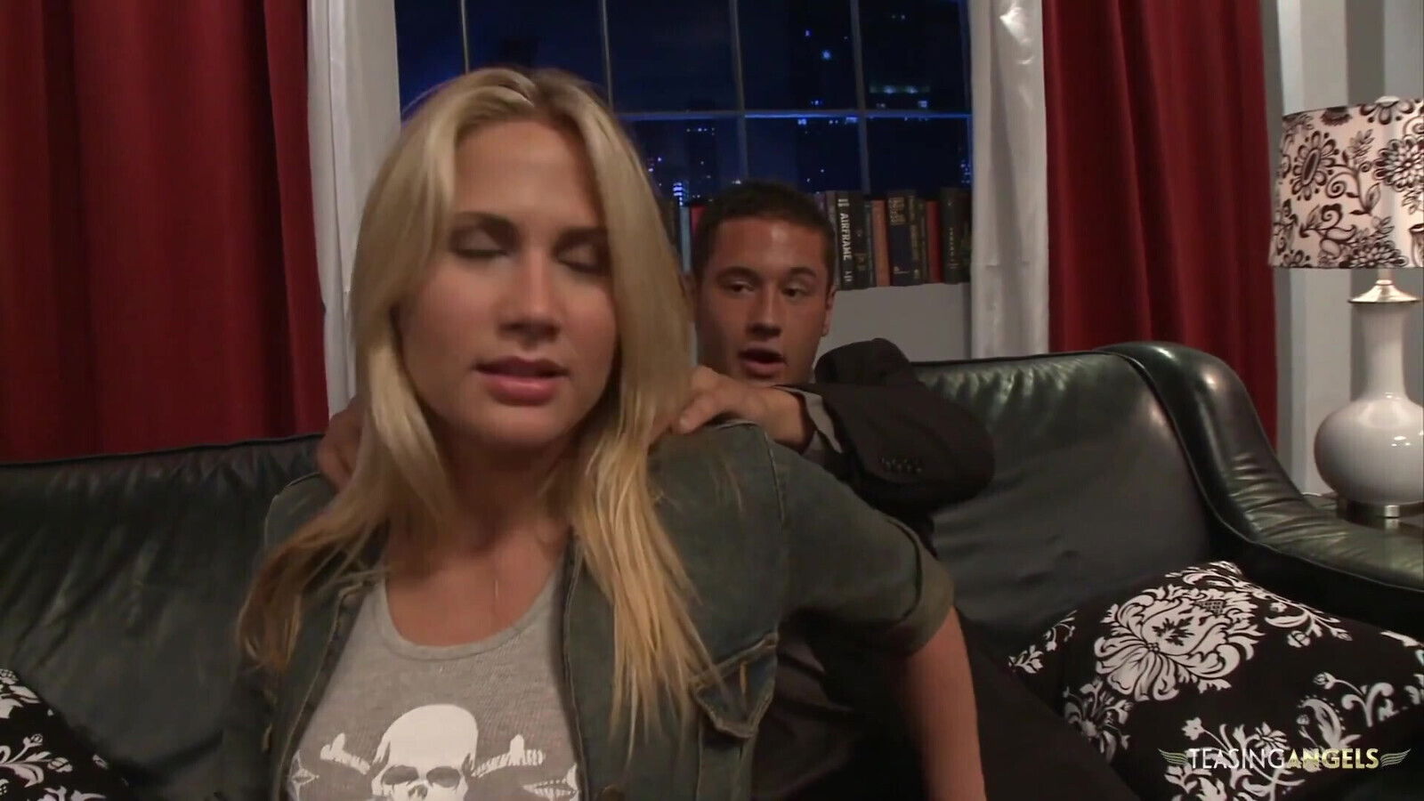 Getting naughty curves into action busty blonde pleases horny boss