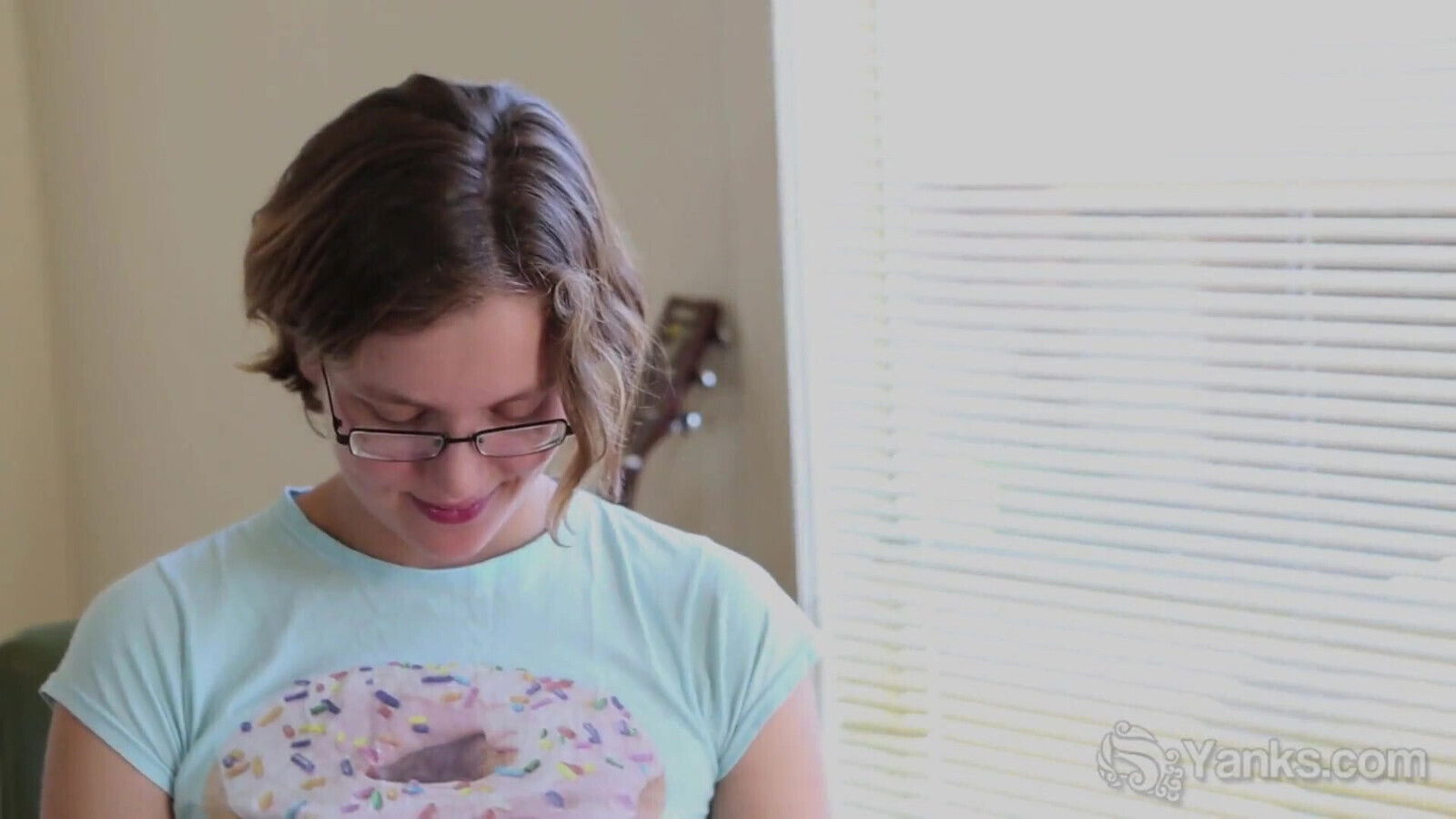 Horny Yanks Girl Immie Masturbates