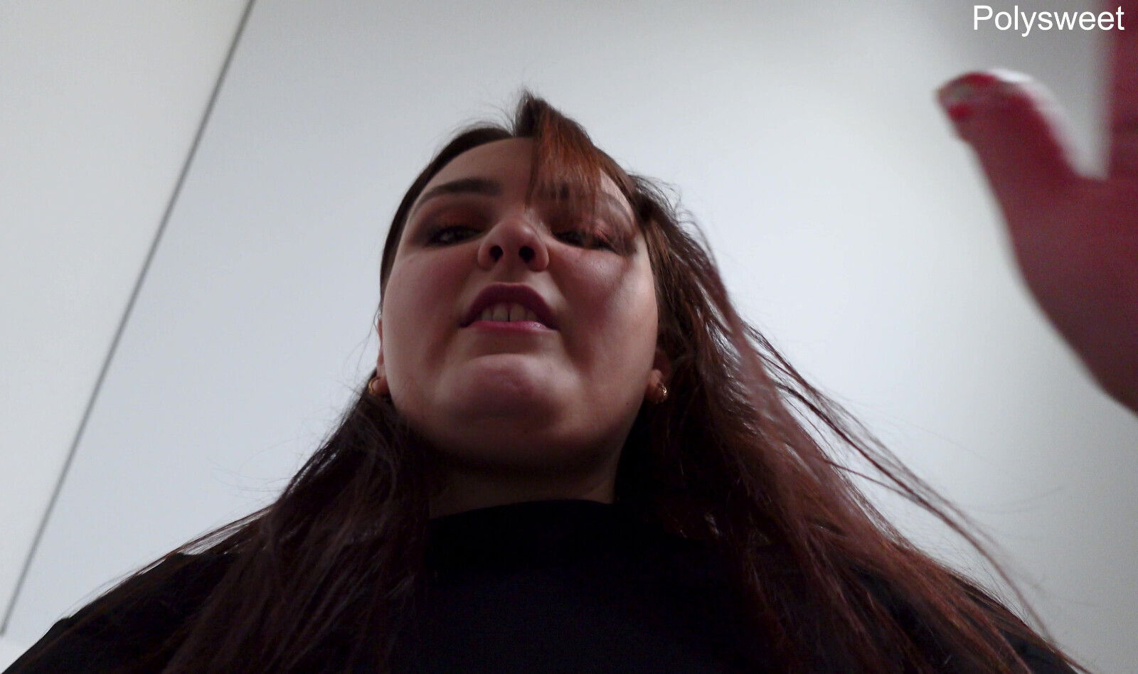 This milf with strapon knows what levers pull submit