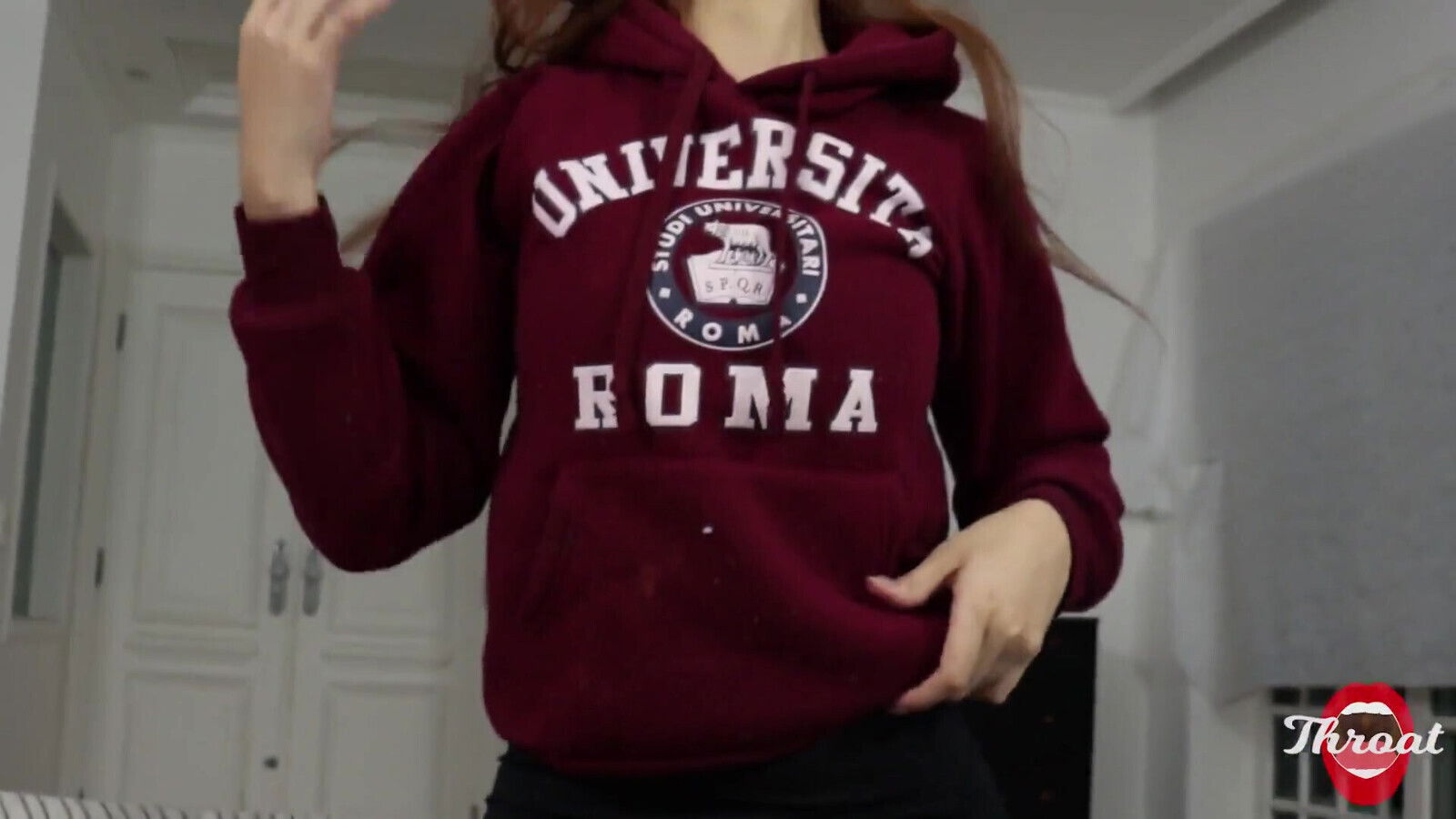 Stepsister Couldn't Avoid Gave Blowjob Secret