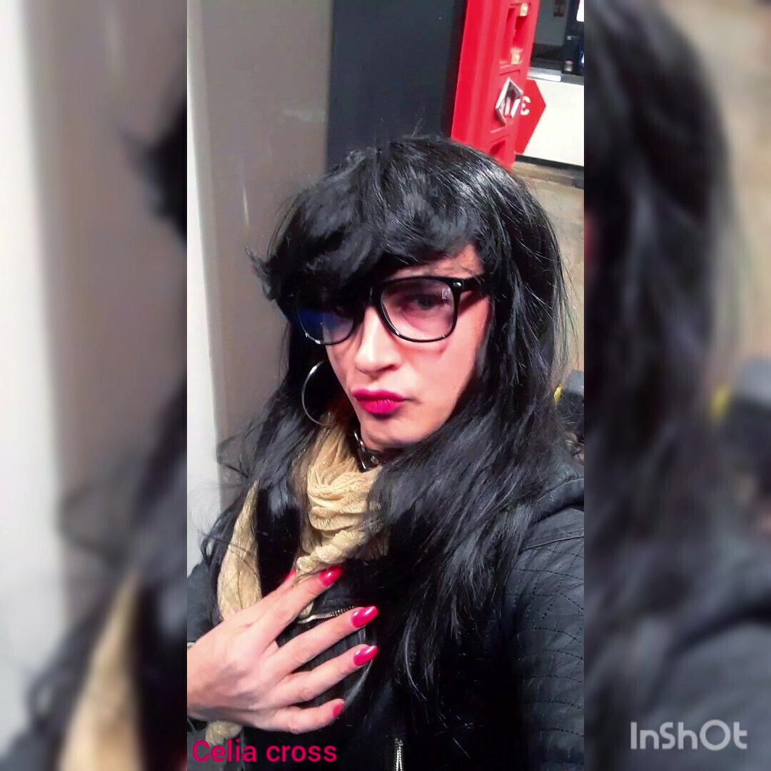 Belle petite salope trans shemale pute bite travesti francaise celia cross