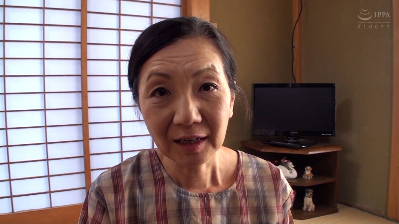 M915G09 Fifty-something mature woman countryside! rich vaginal shot from loneliness person loses husband!