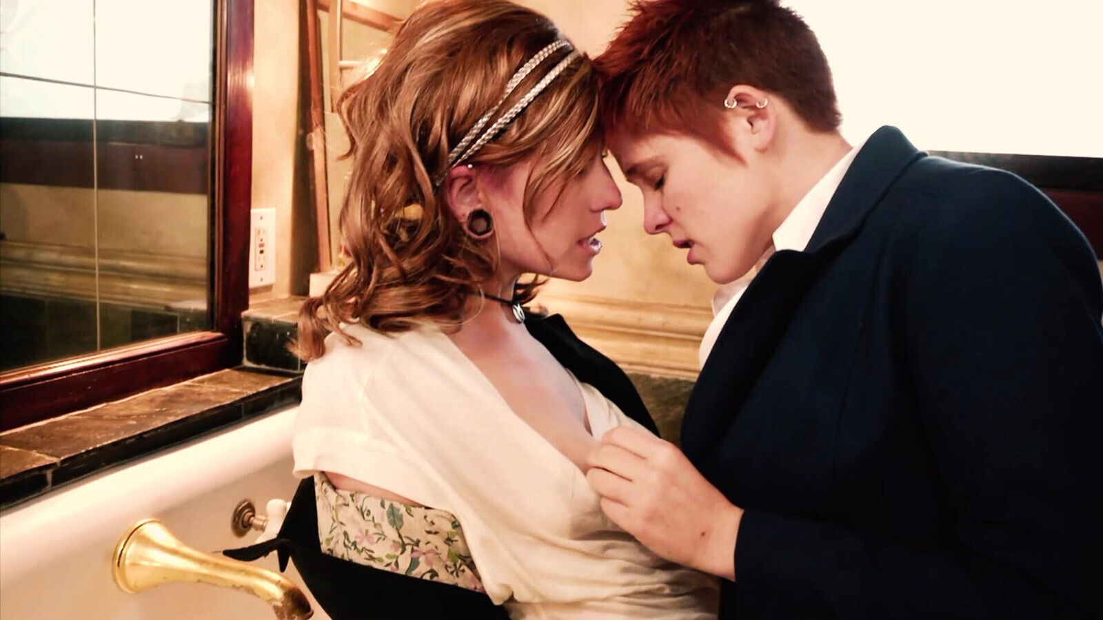 Proxy Paige, Cade Nikki Hearts Lesbian Threesome