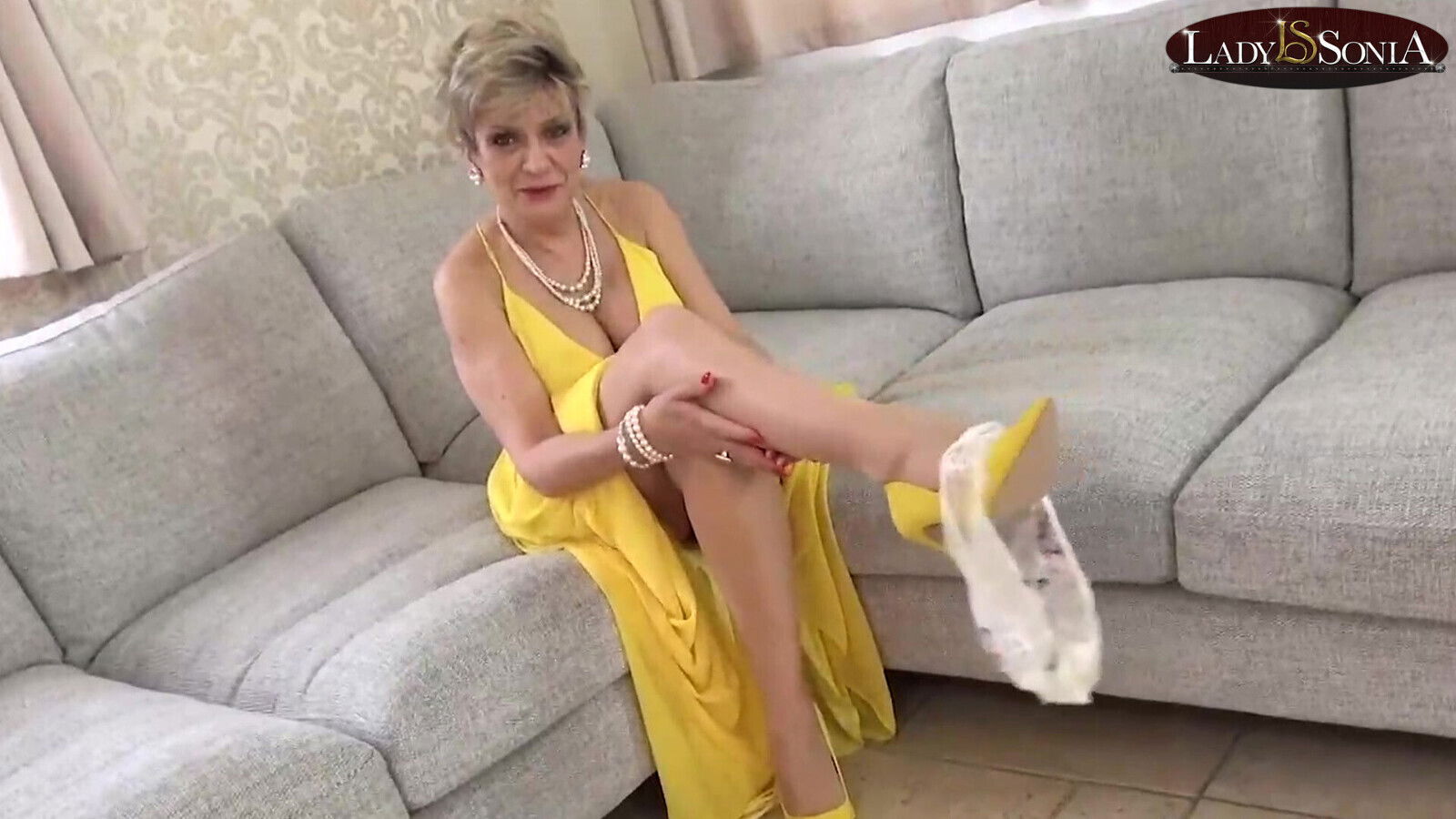 Lady Sonia's trophy wife cuckold party