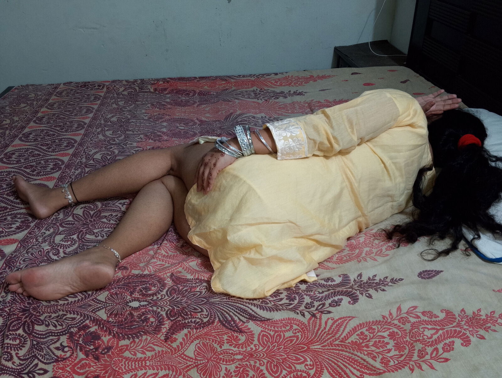 Desi Indian sister-in-law lying down without clothes purpose