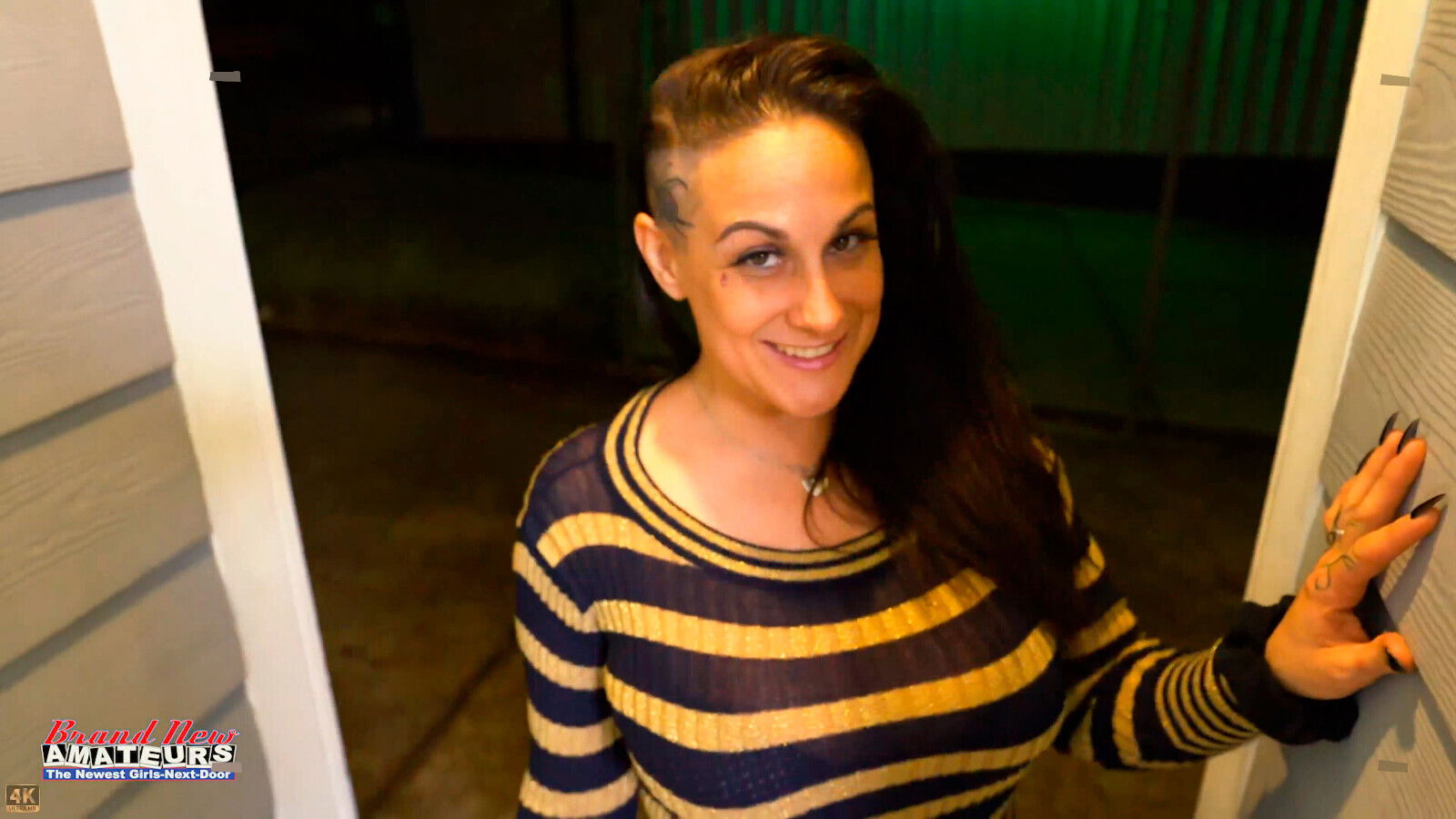 Inked Brunette Kali Ryder Masturbates Stuffs With Dildo!