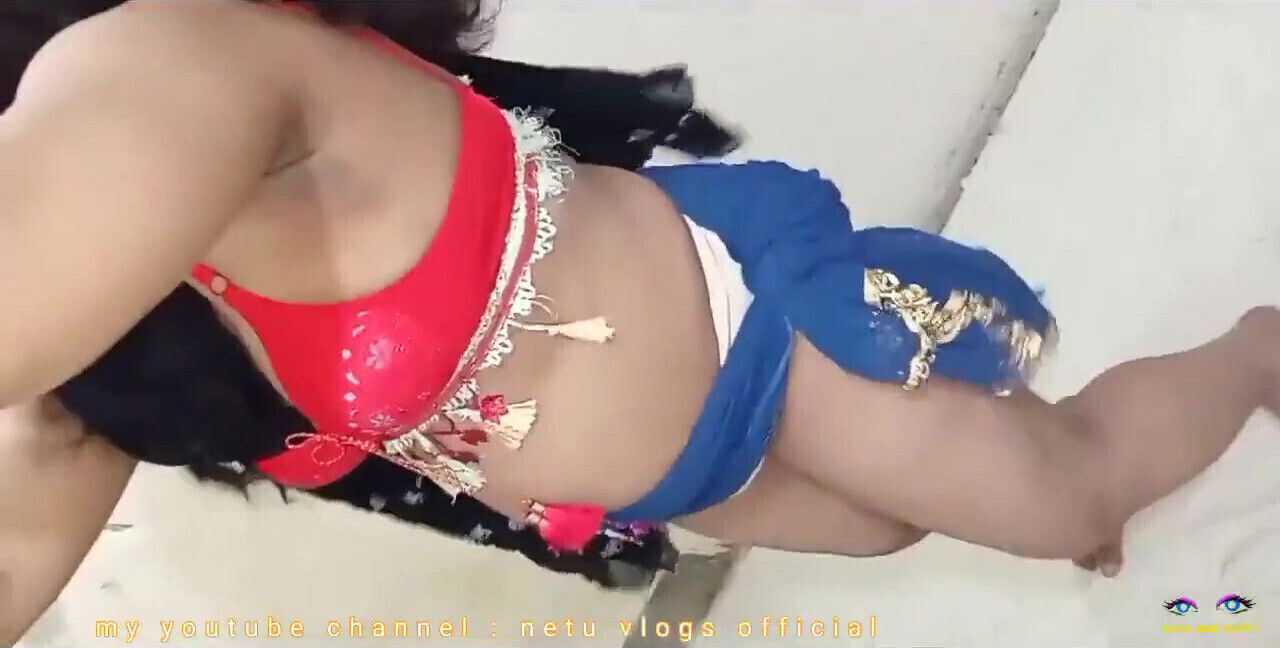 Beautiful Erotic Dance Hijab Indian MILF