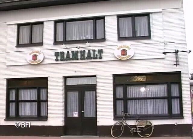 Xkiss cafe tramhalt part