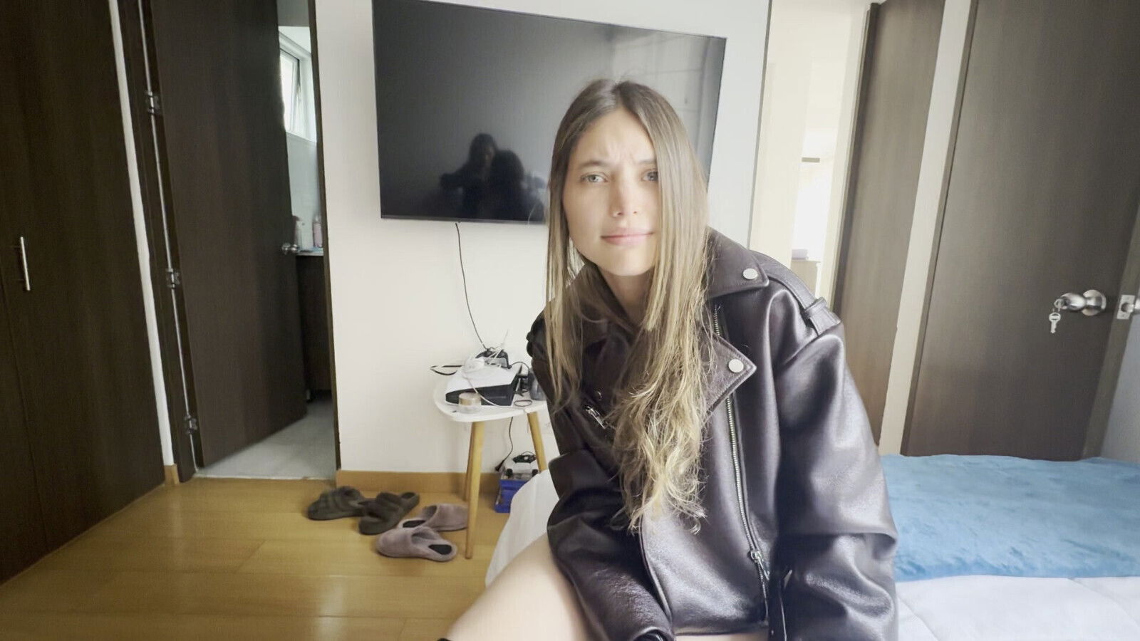 Masturbate Feeling Leather Boss's Boots