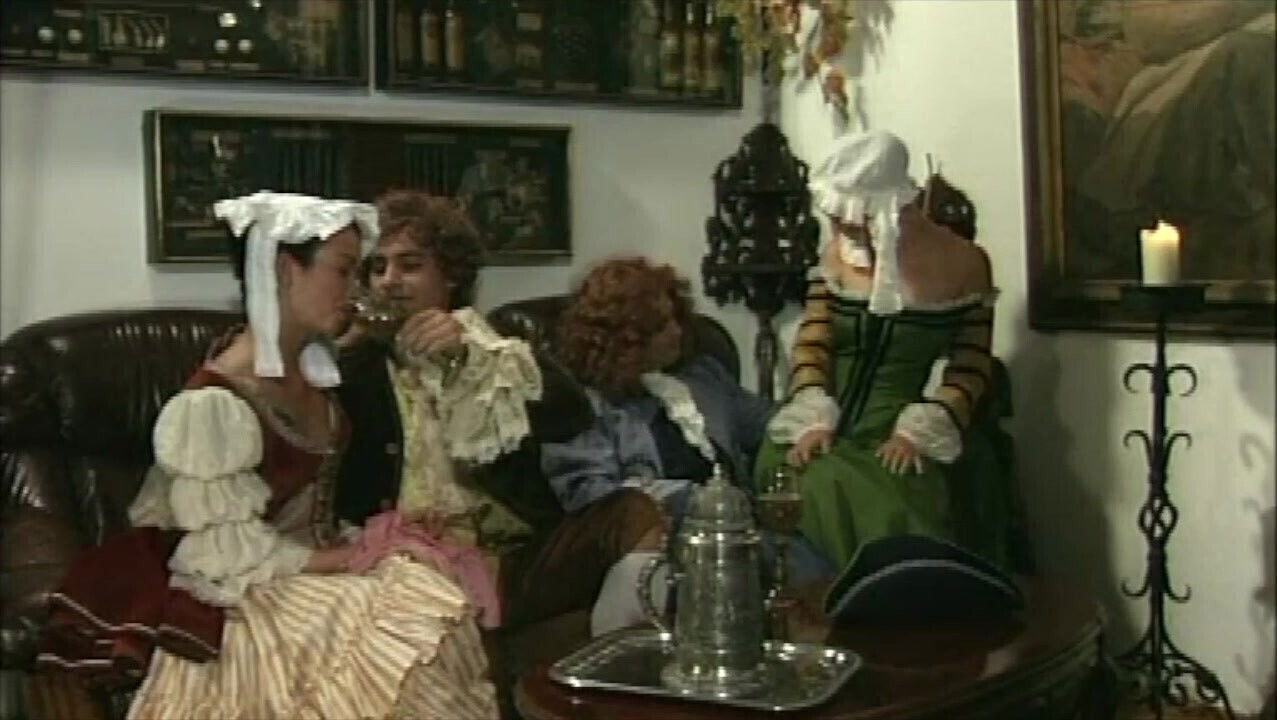 Foursome Court with Maids