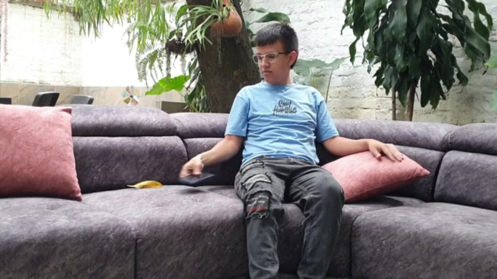 afternoon without internet ends fuck between friends