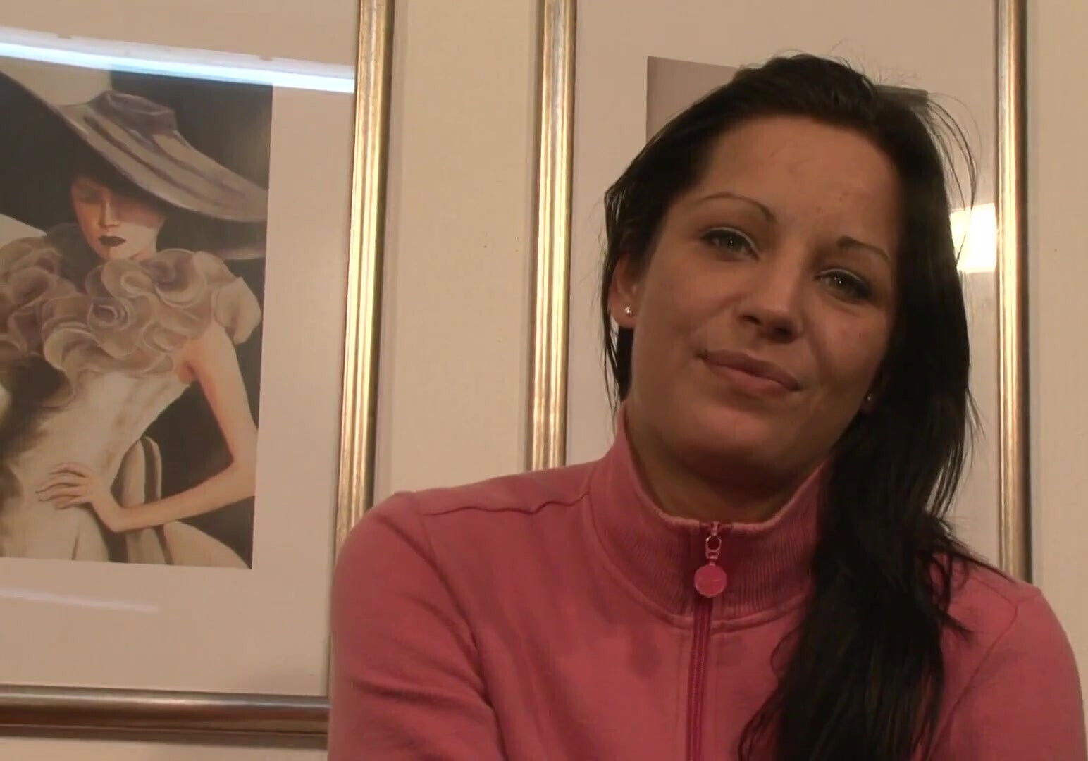 Milf with shaved pussy enjoys alone while being filmed