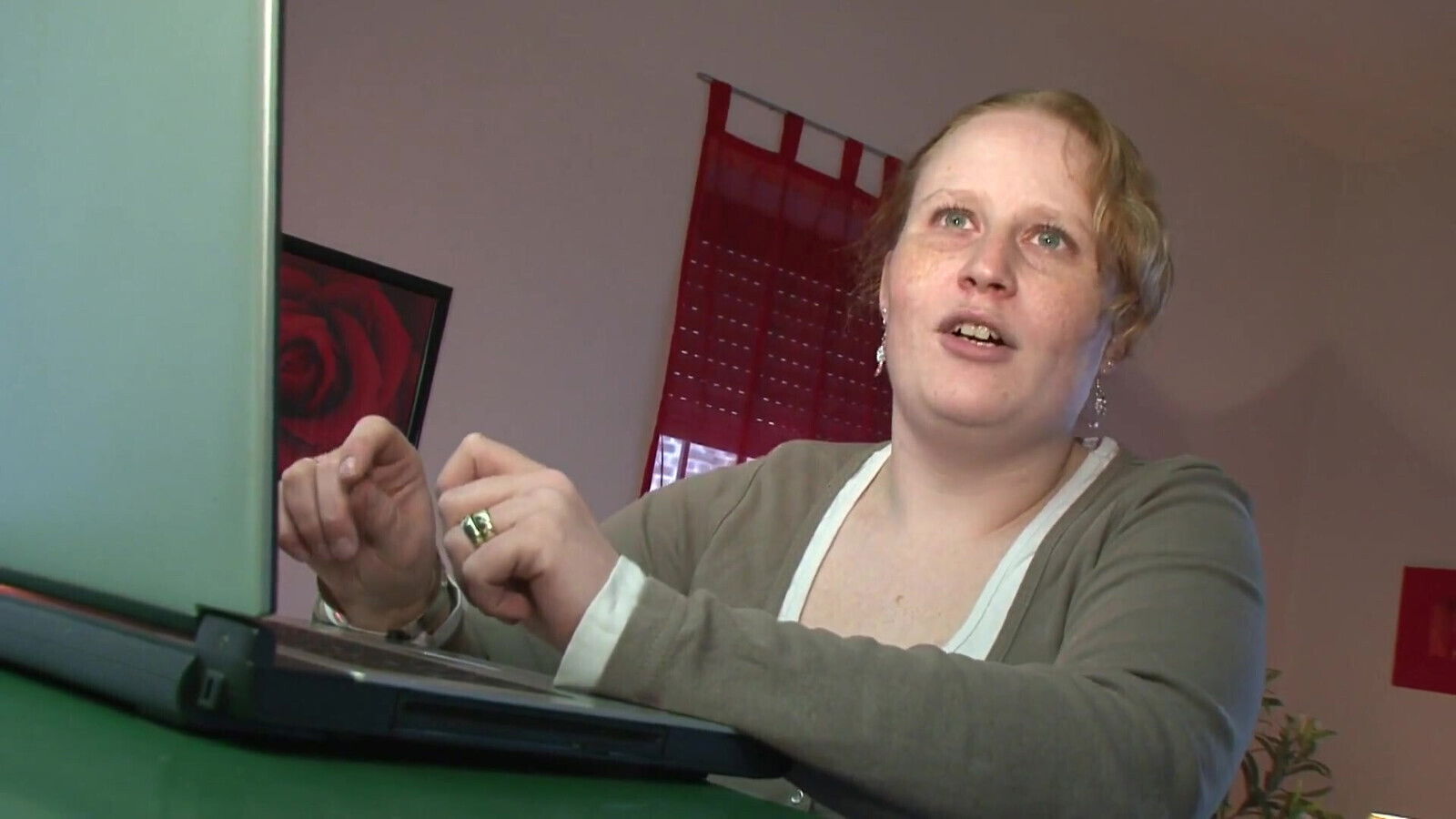 Eager beautiful slut looking pleasure