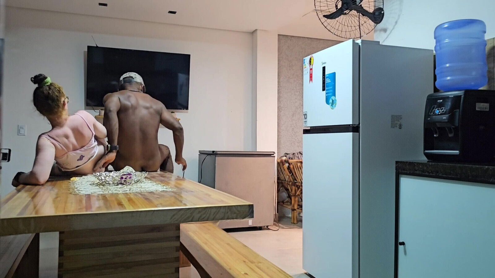 STEPDAUGHTER WANTS HAVE KITCHEN ENDS BEDROOM