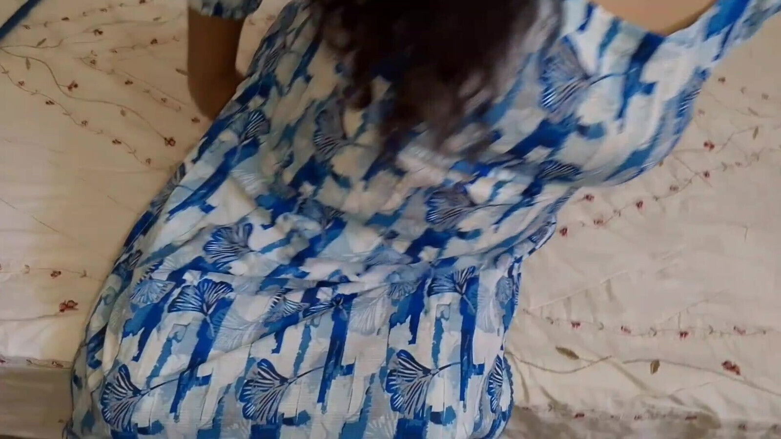 Neighbor's sister-in-law called house pretext work