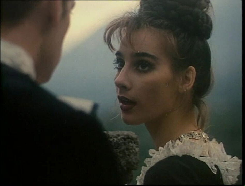 Aristocratic Clan, Daughter-in-law Seduced Mother-in-law Stepbrother Follows