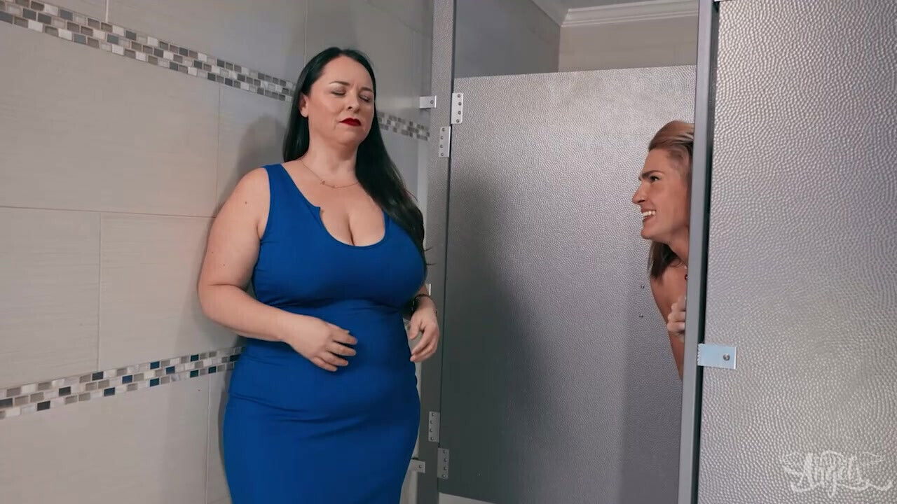 TRANS ANGELS Kalli Grace Spreads Legs Takes Hard Pounding Missionary Michael Jackman