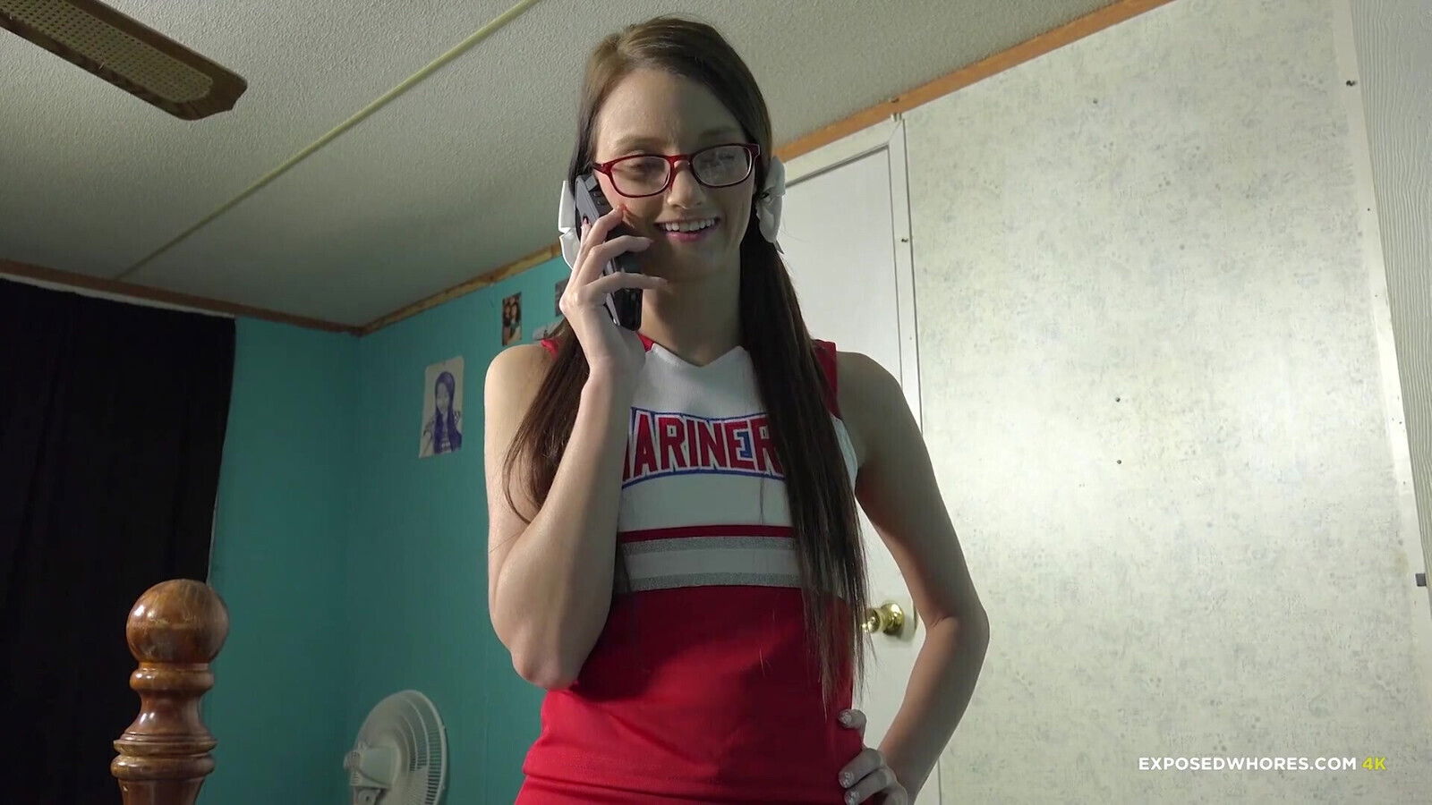 Farrah Valentine Cheerleader gives stepbrother handjob take practice!