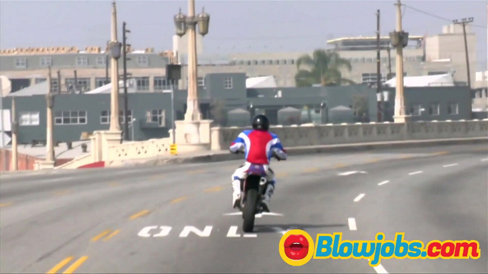 small brunette blonde crave threesome