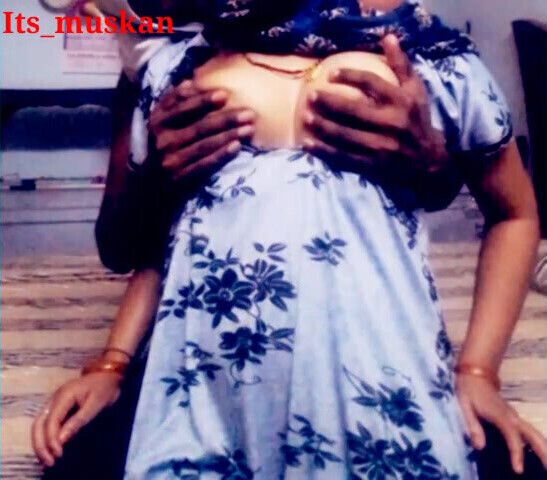 muskan boobs Pressing Desi