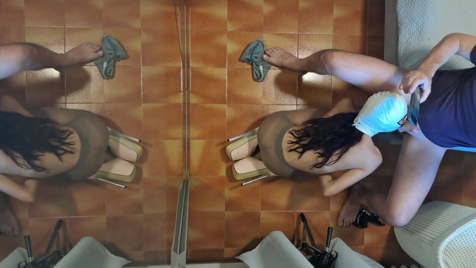 MILF Pantyhose Heels Gives Blowjob Knees with Swallowing