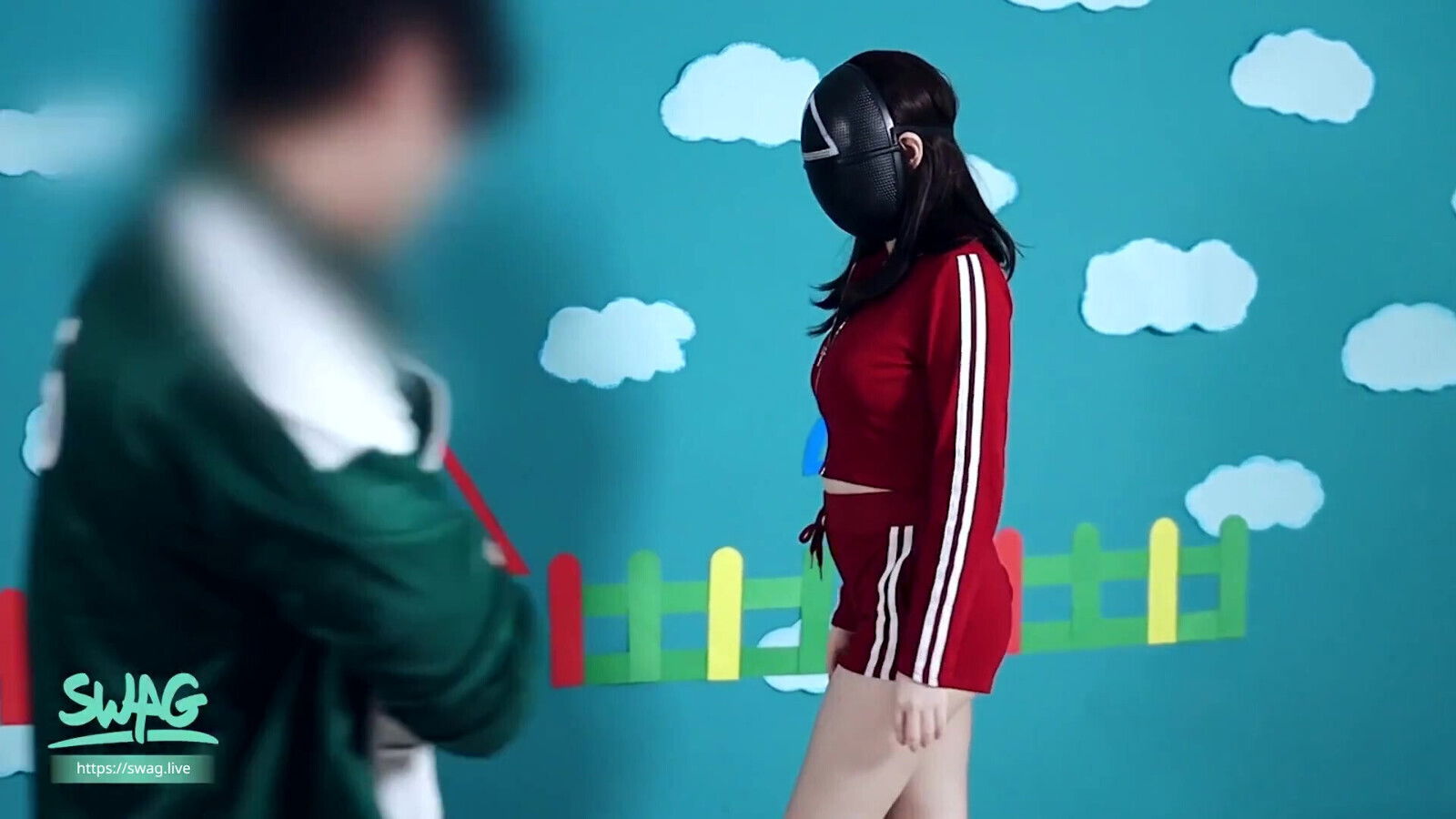 Horny Cosplay Girl Gets Fucked