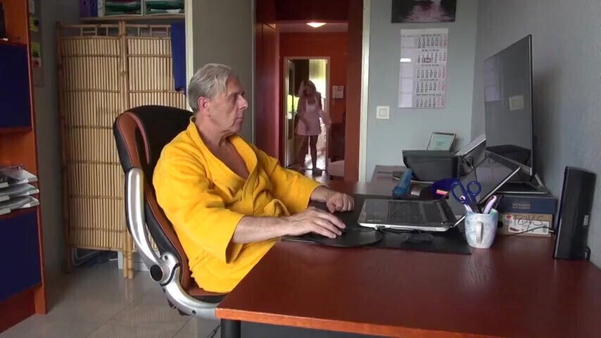 Attractive Cleaning Lady with Hairy Pussy Nothing Against