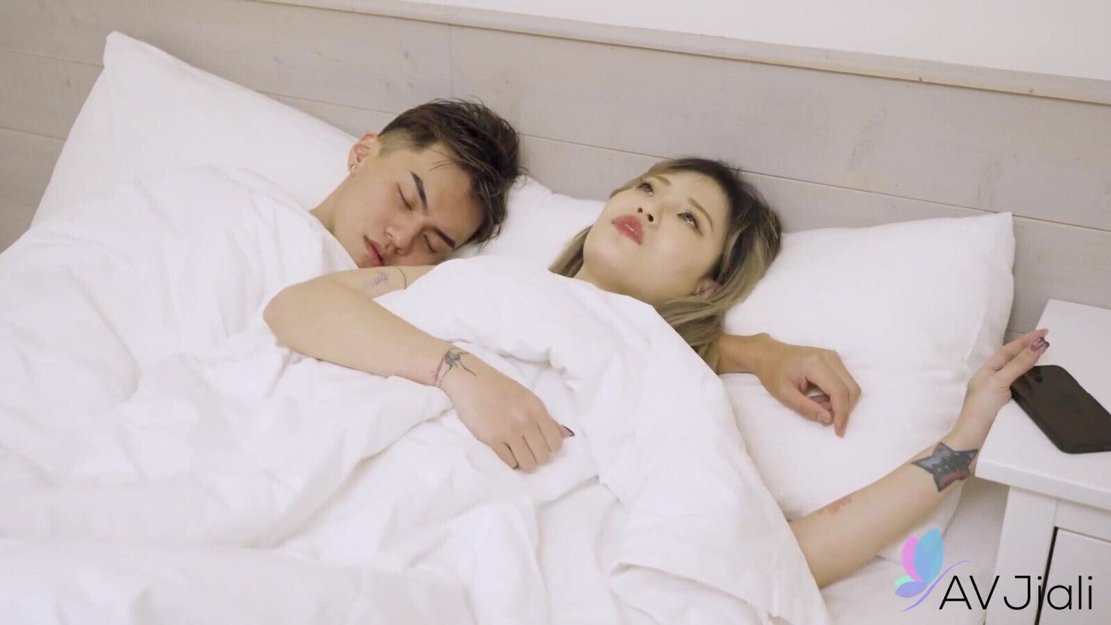 Yuxi Cheats Fianc with