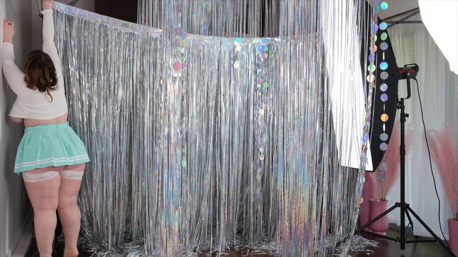 Curvy Content Creator York Cleans After Photoshoot with