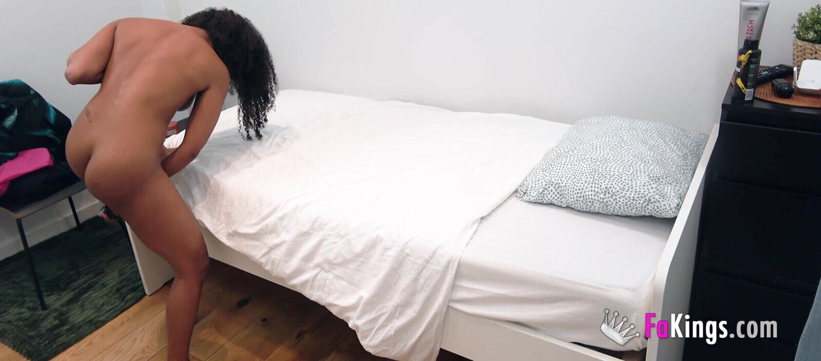 Bombon Wants Friend. Single I'll Fuck Whoever Want!