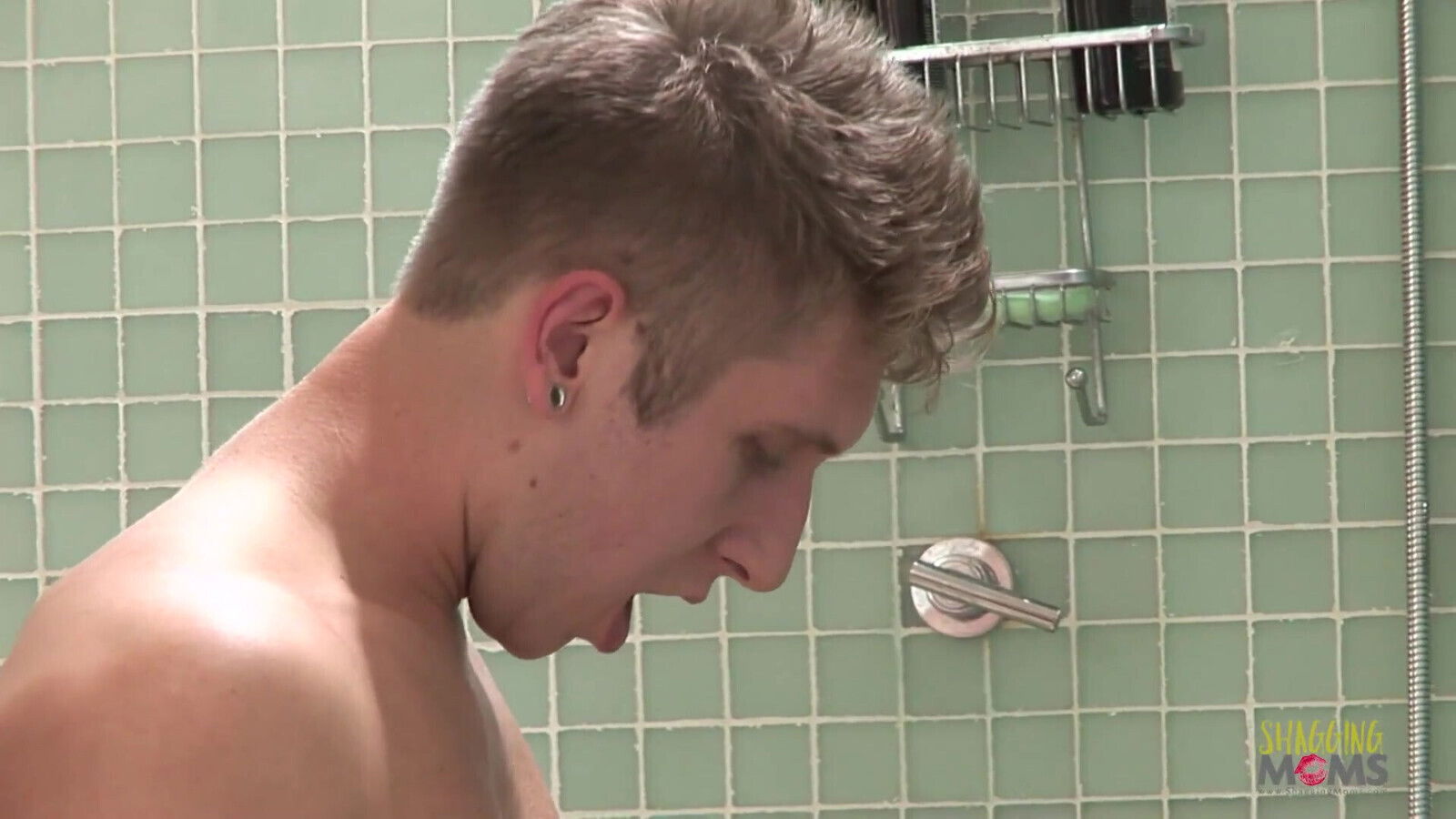 makes milf happy absolutely thrilled about threesome