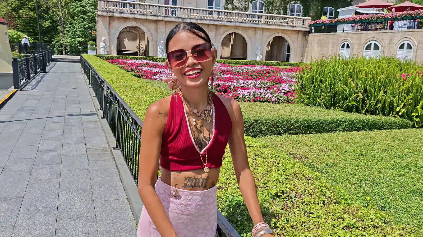 Huge Load Middle Amusement Park