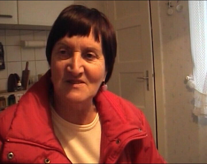 Kinky German granny stuffed with cucumber facialized