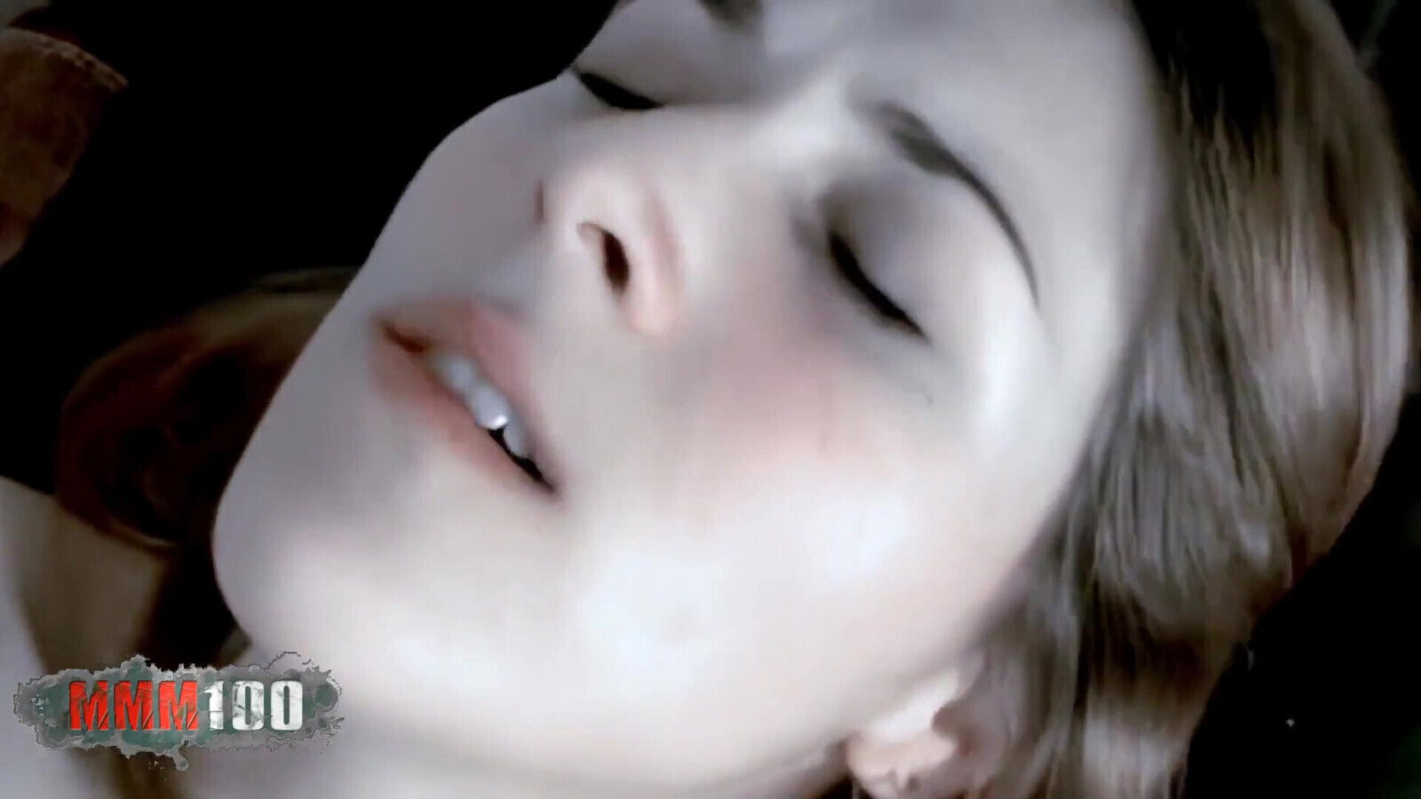 Chrystal: Petite Brunette Geting Naked