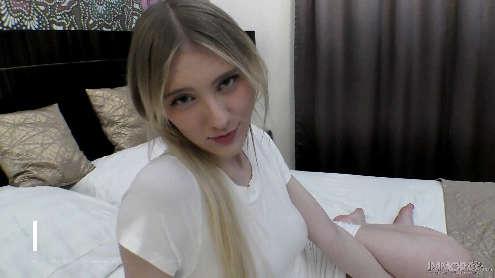 Melody Marks orgasms moon hardcore threesome