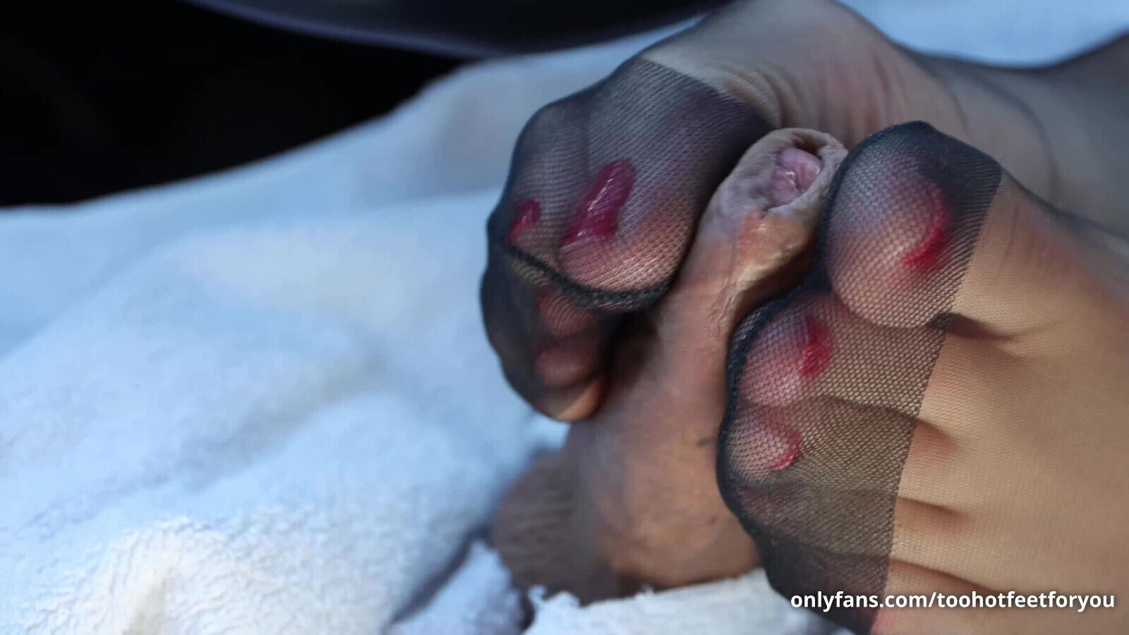 Mistress takes time with nylon footjob