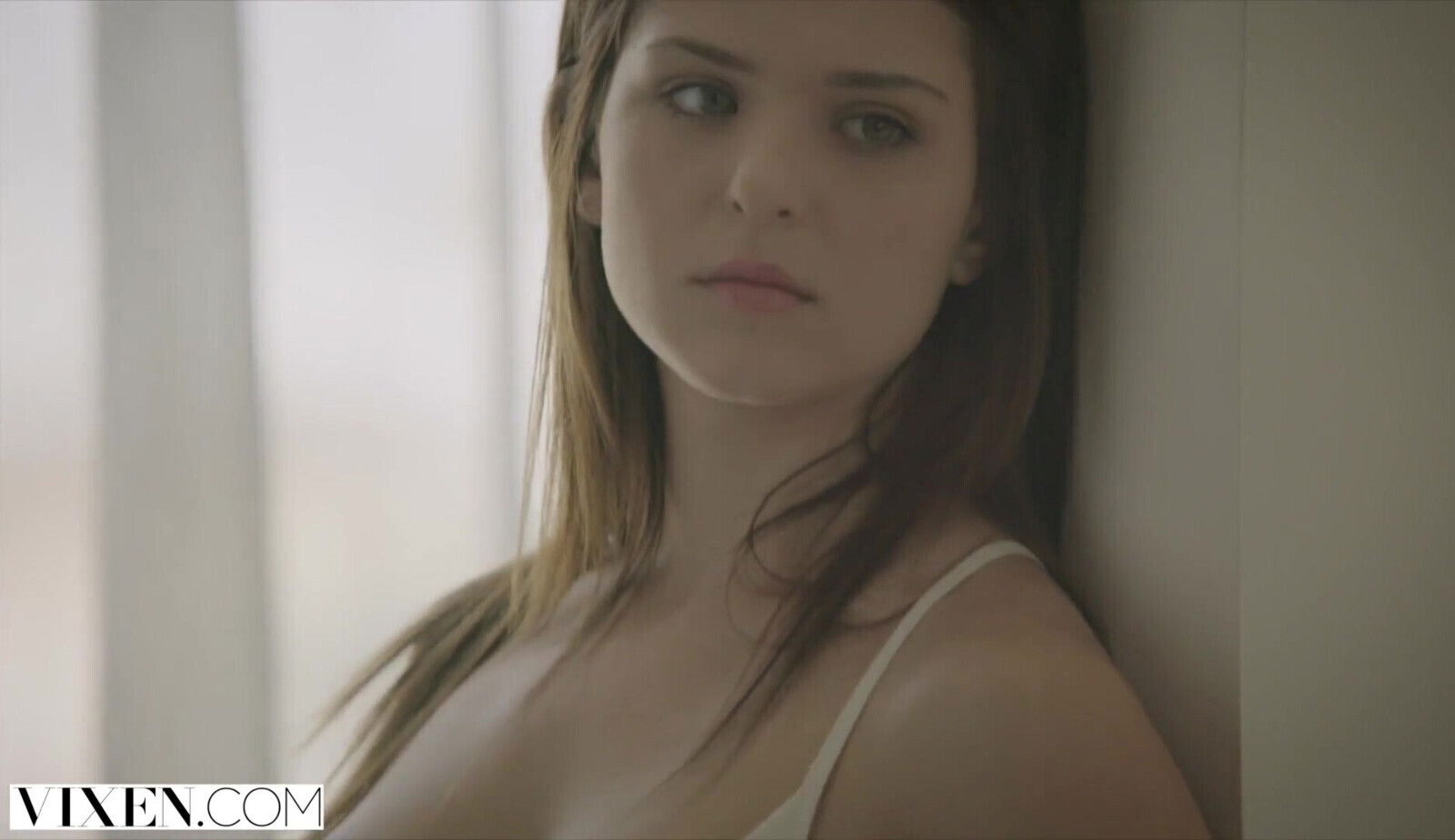 VIXEN Leah Gotti gets