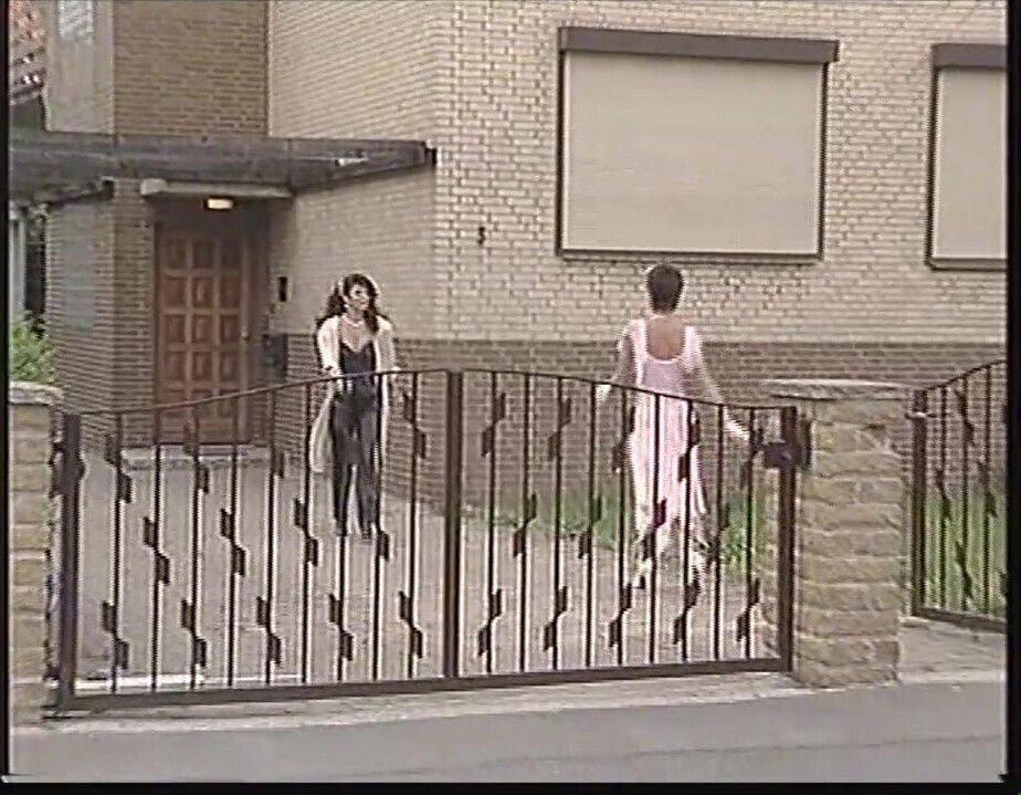 Mogli dello Sceicco Episode