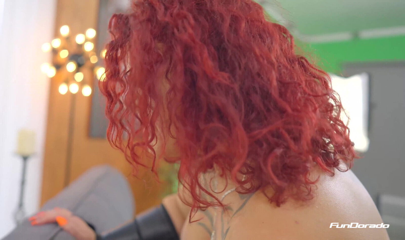 Luestern Round I'll Show Something Myself!