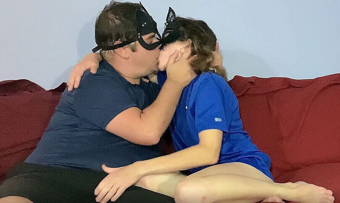Full fuck couch eats kissing