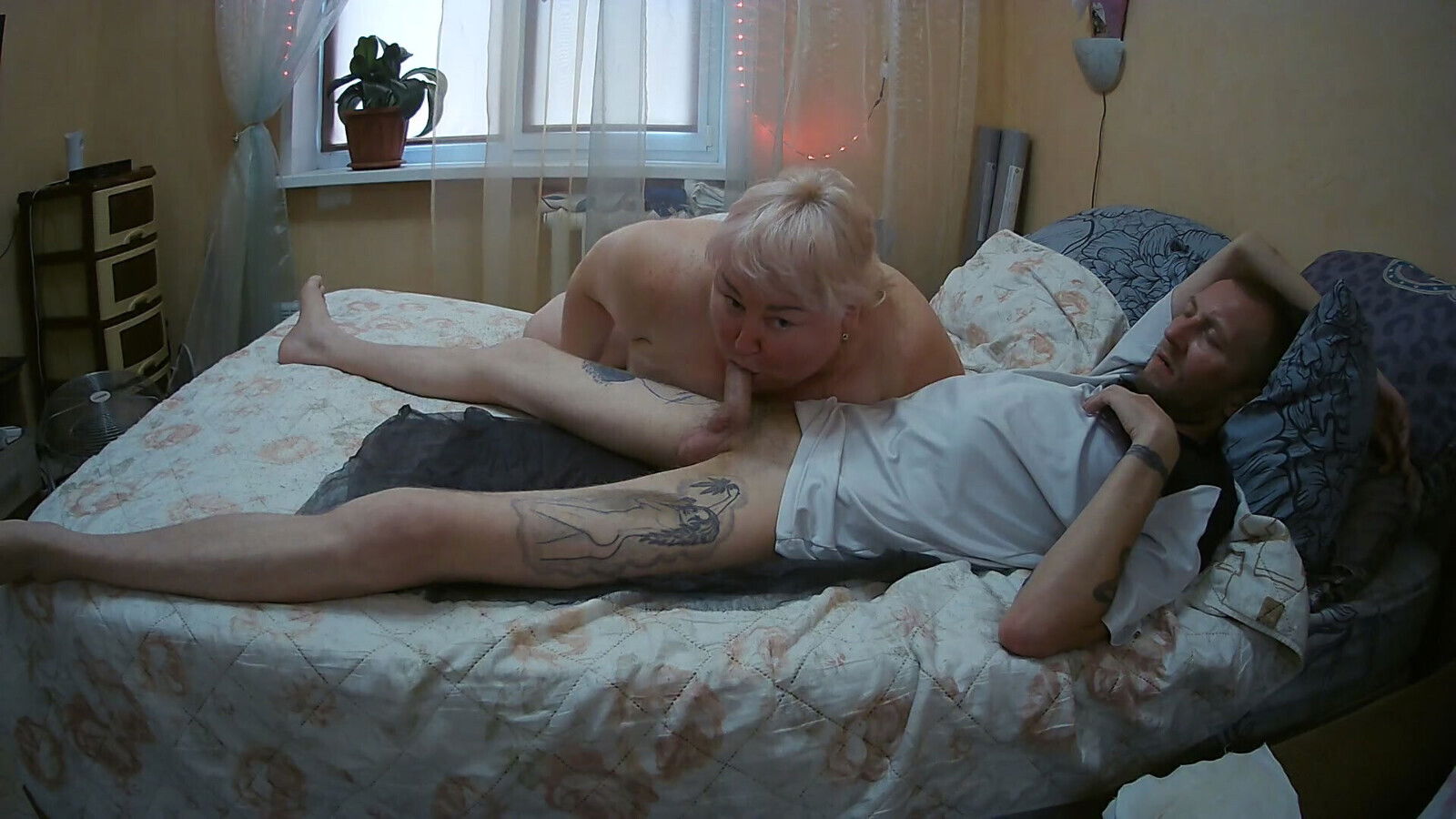 girlfriend gives blowjob with swallowing