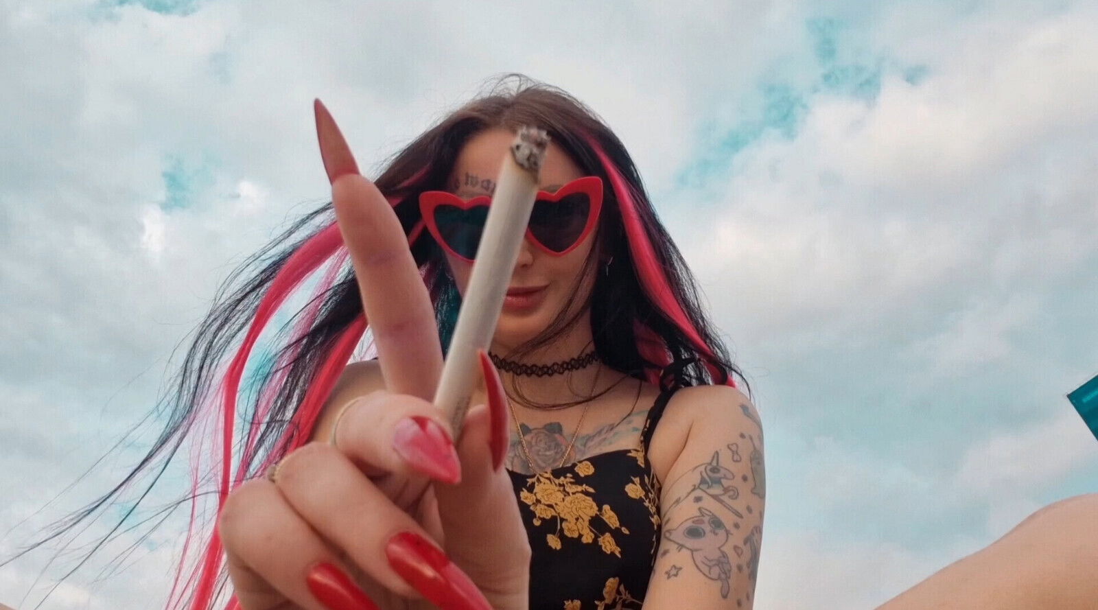 Smoking fetish. Which smoke excites more: cigarette smoke stick smoke?