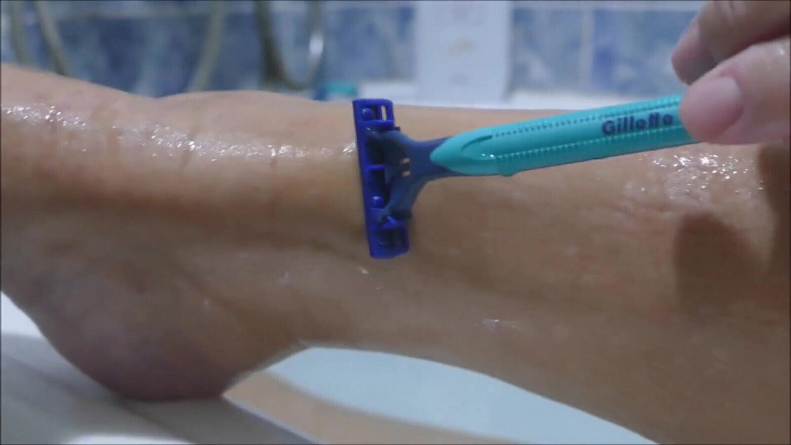 Shaving Bare Legs Masturbating Naked Bath