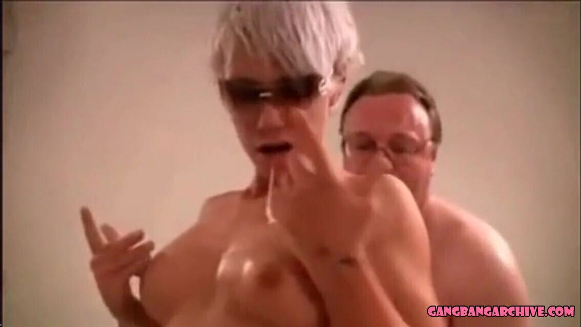 Gangbang Archibe Amateur MILF gangbang