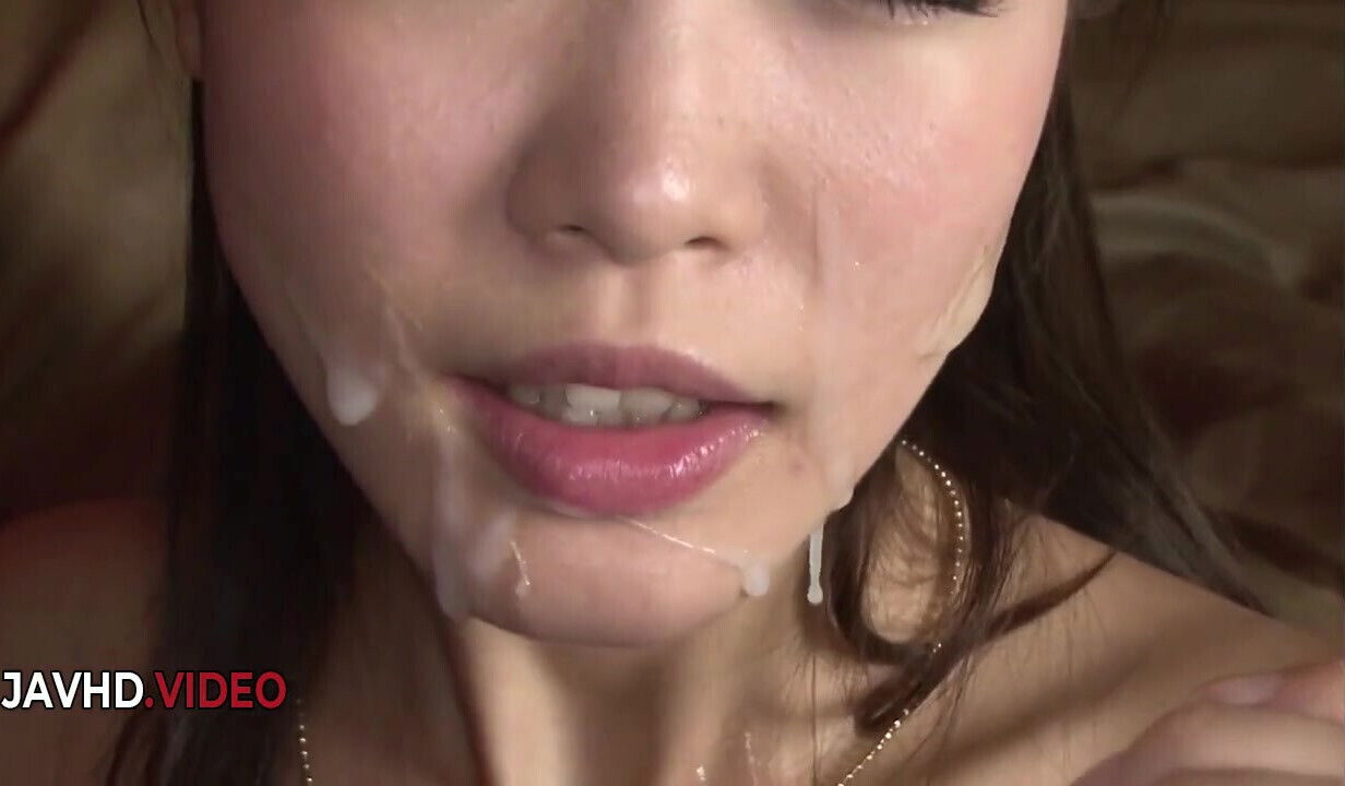 Passionate Japanese Teen Momoka Gives Blowjob After Masturbation Rituals