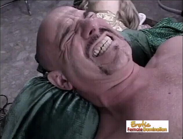 Poor receive strapon from nasty mistress